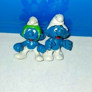 2 incomplete vintage smurfs